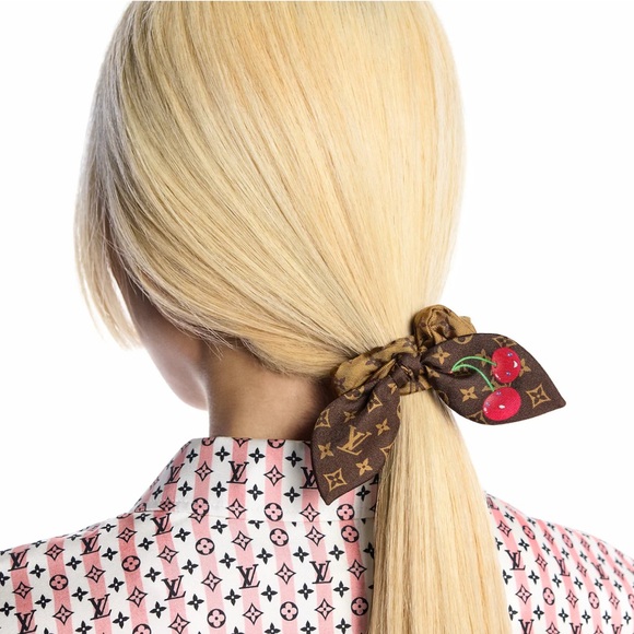 New! Louis Vuitton x Murakami collection 🍒hair scrunchies!! 2025 - Picture 7 of 9